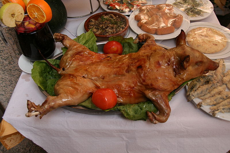 Archivo:Cochinillo asado-Madrid.jpg