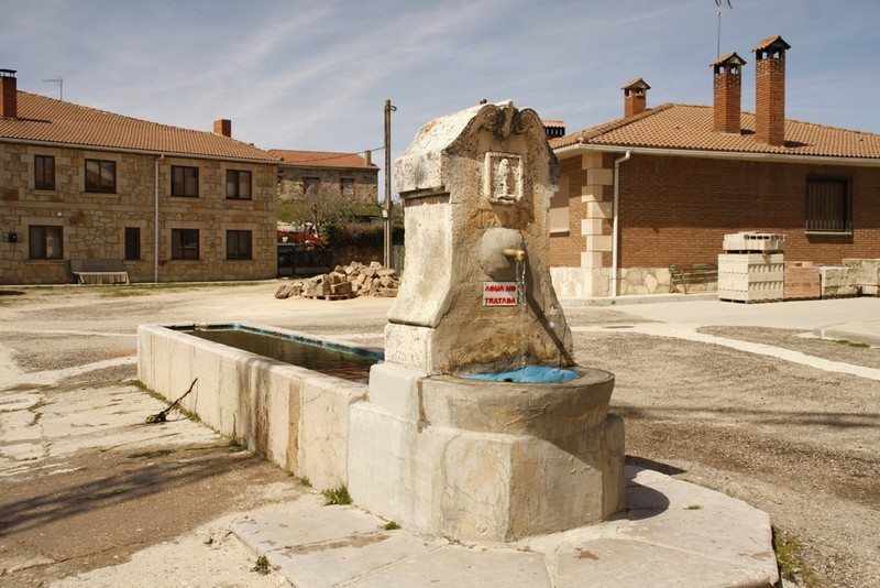 Archivo:Navas del pinar04.jpg