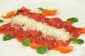 Carpaccio de solomillo de ternera con queso ahumado de Dobro y vinagreta de mostaza.jpg