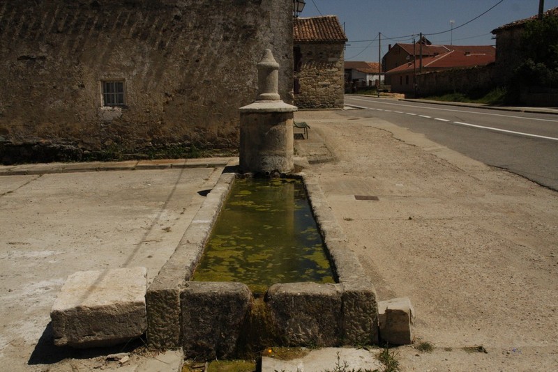 Archivo:Llanillo de valdelucio03.jpg