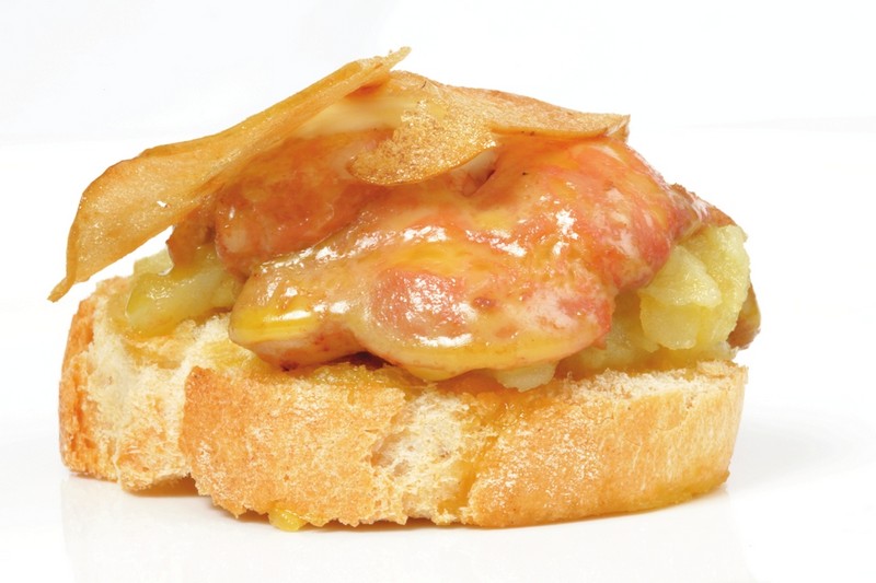 Archivo:Tapa de foie a la plancha sobre manzana caramelizada crujiente.jpg
